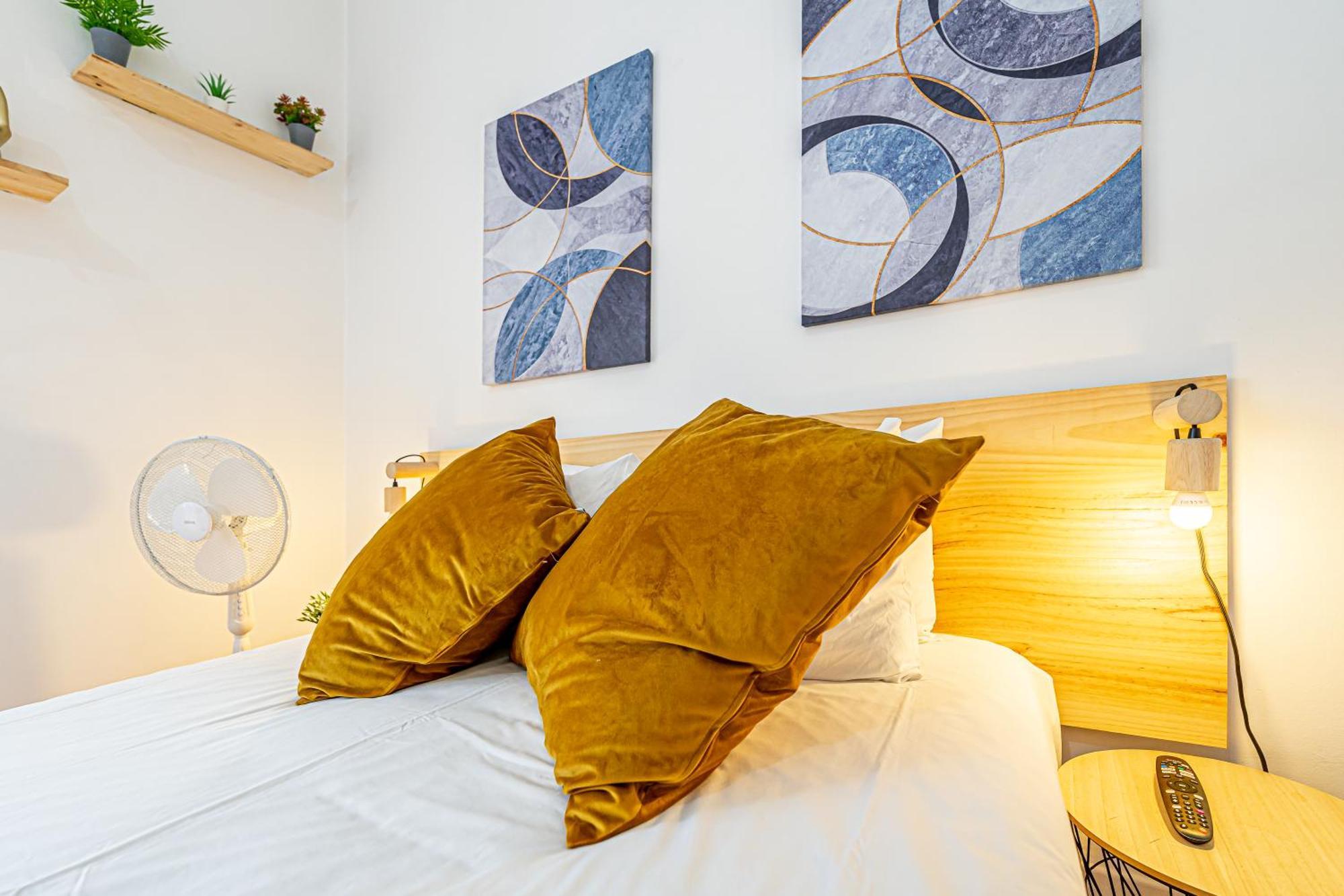 April Square By Lisbon With Sintra Hotel Amadora Bagian luar foto