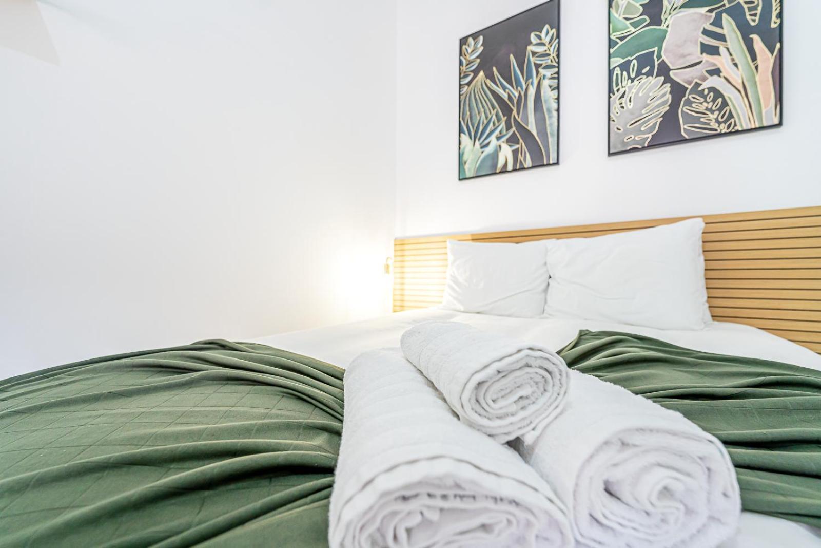 April Square By Lisbon With Sintra Hotel Amadora Bagian luar foto